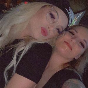 Meet your Posher, Cassandra